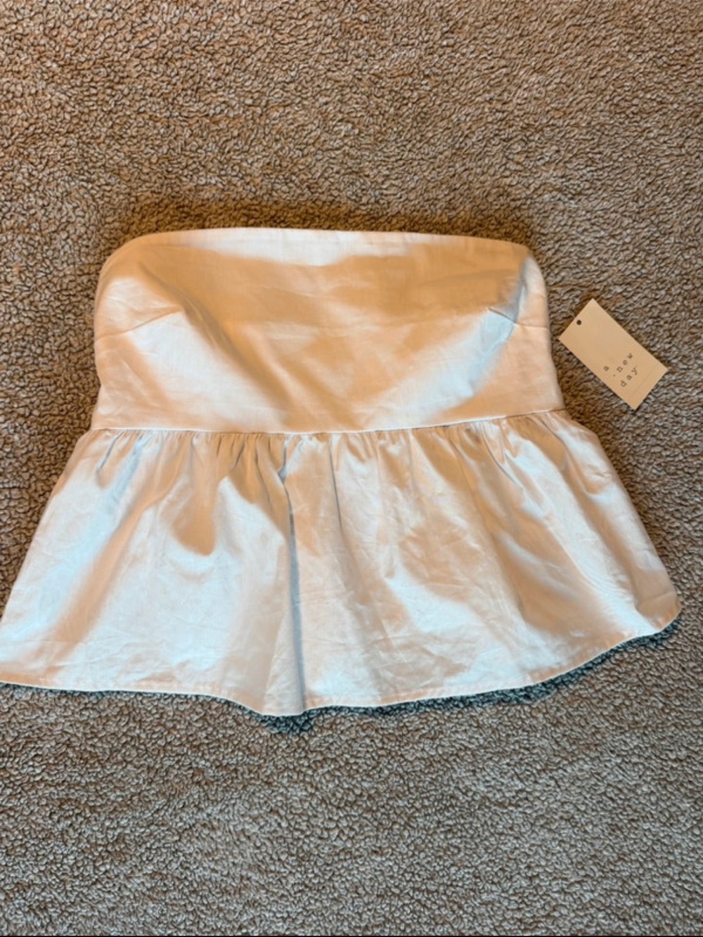NWT Strapless White Peplum Top